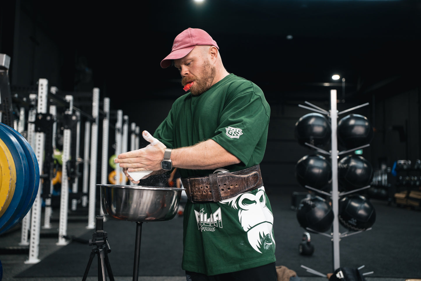 Gorilla Warfare T- Shirt in Hunter Green